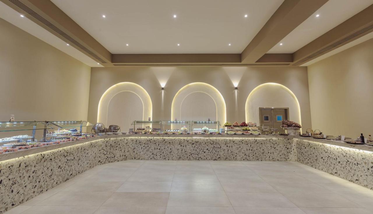 Prima Life Makadi Hotel Hurghada Bagian luar foto The buffet at the hotel