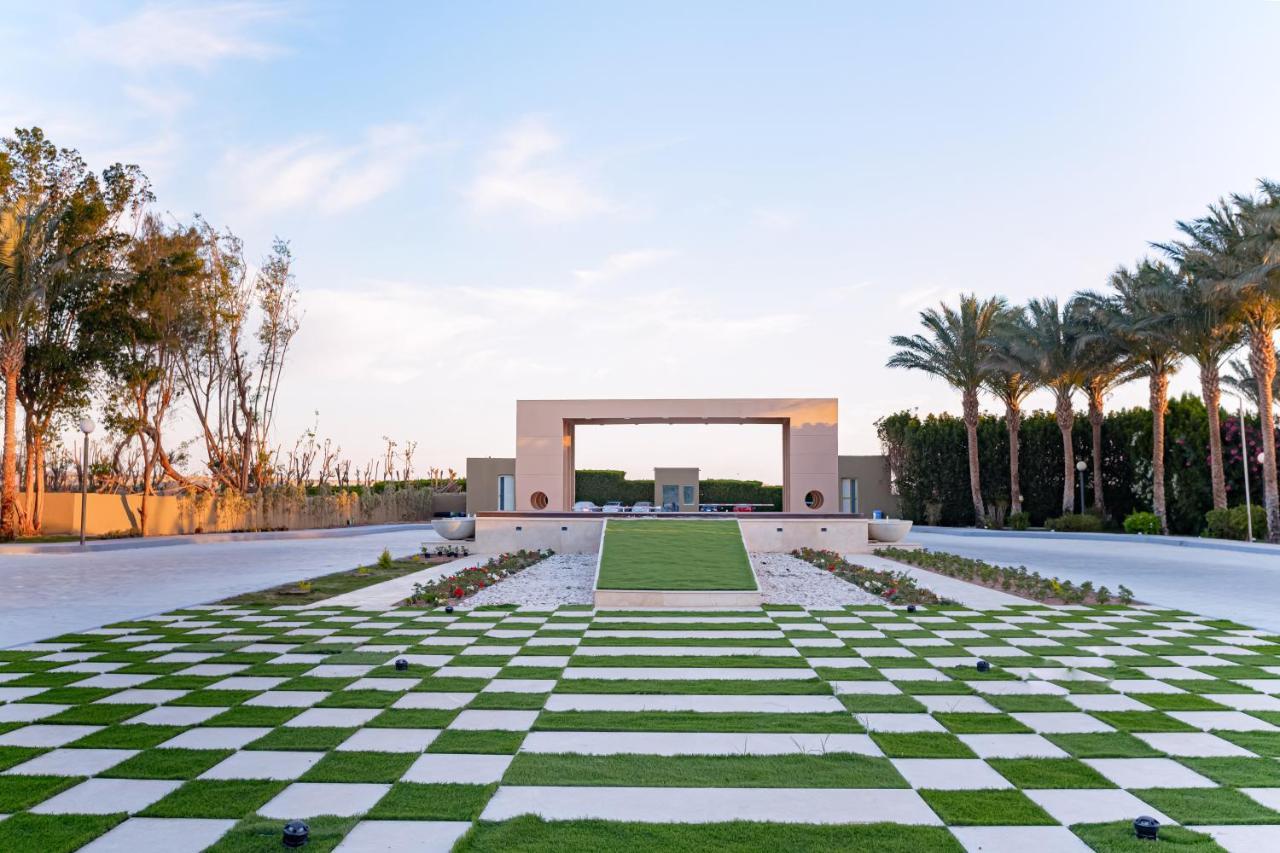 Prima Life Makadi Hotel Hurghada Bagian luar foto Entrance to the cemetery