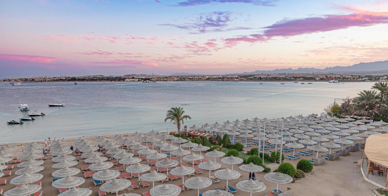 Prima Life Makadi Hotel Hurghada Bagian luar foto Sunset at the beach of El Alamein
