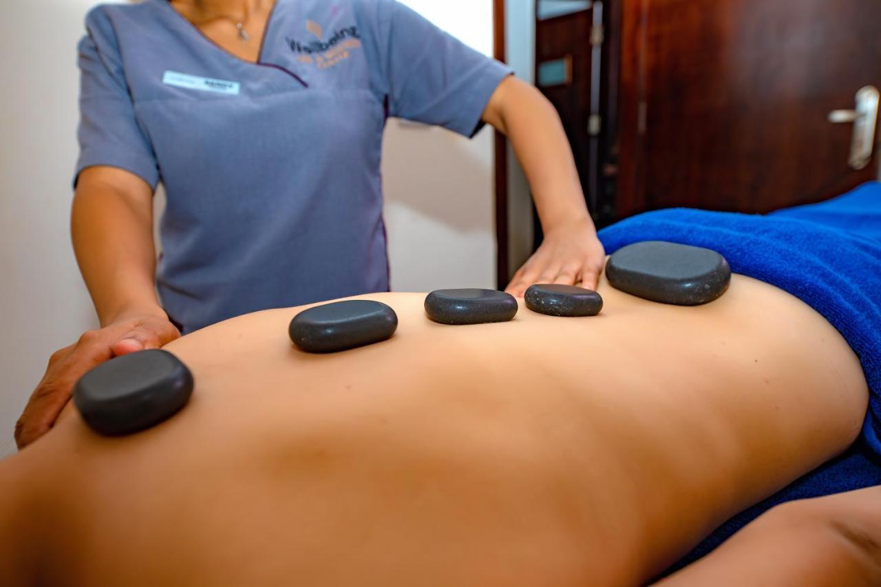 Prima Life Makadi Hotel Hurghada Bagian luar foto Hot stone massage