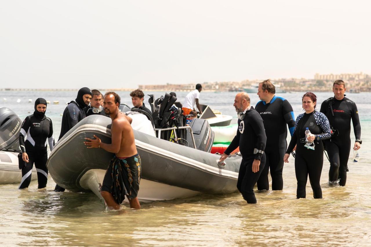 Prima Life Makadi Hotel Hurghada Bagian luar foto Divers at the Red Sea