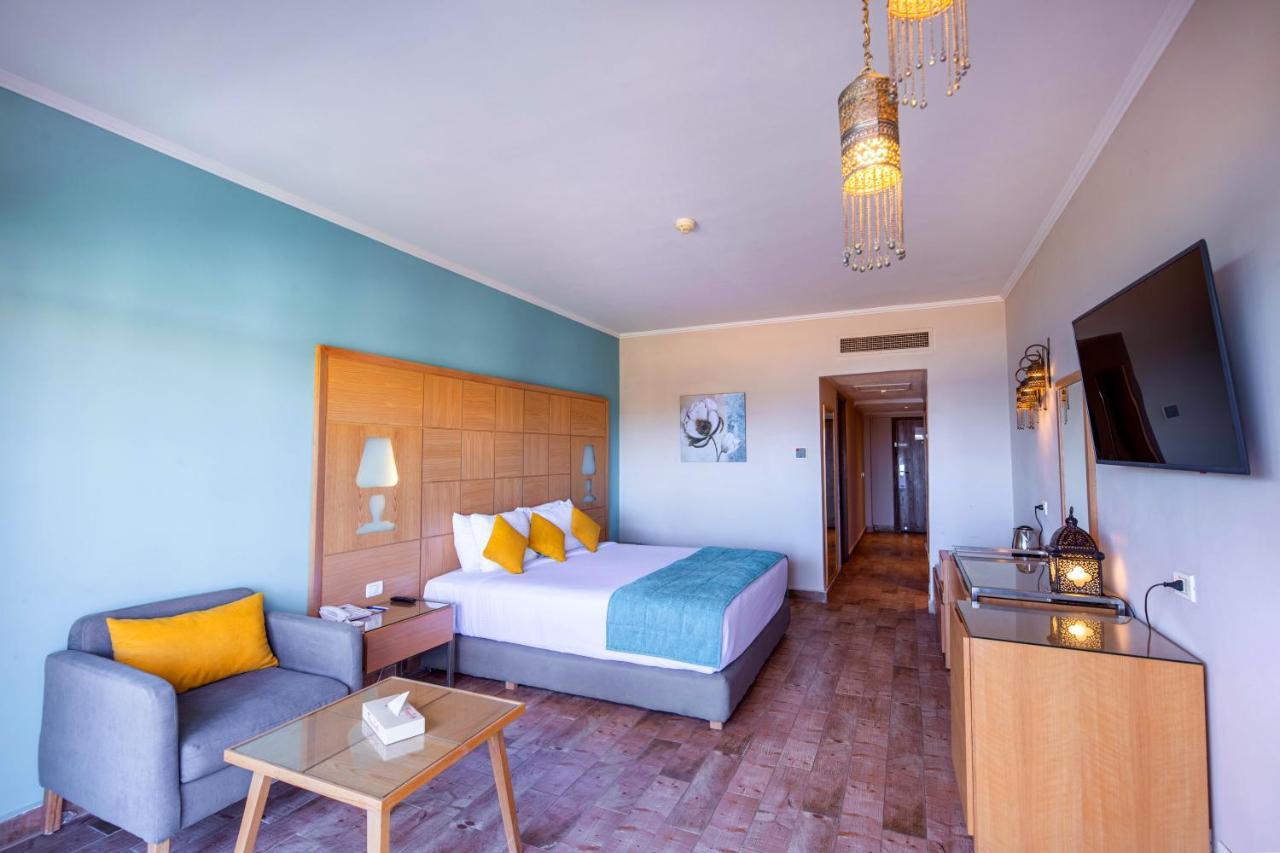 Prima Life Makadi Hotel Hurghada Bagian luar foto A room at the hotel